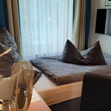 ホテル ホテルメルリンガルニ ケルン