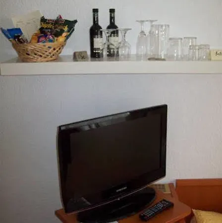 Hotel Merlin Garni 3*