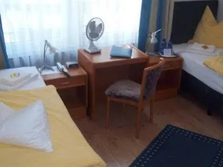 Merlin Garni Hotell 3*