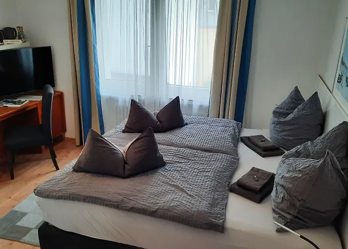 Hotel Merlin Garni 3*