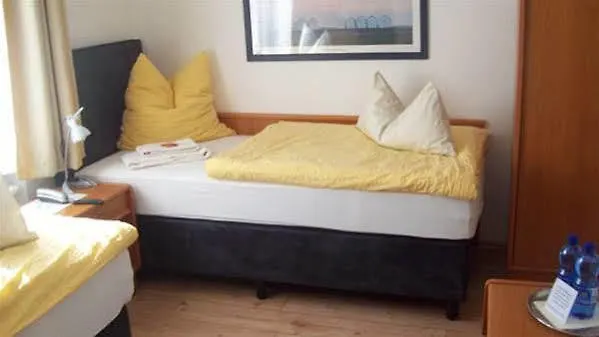 Merlin Garni Hotell 3*