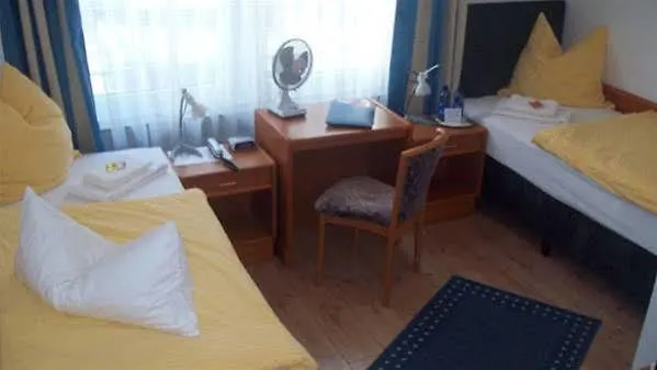 Merlin Garni Hotel 3*